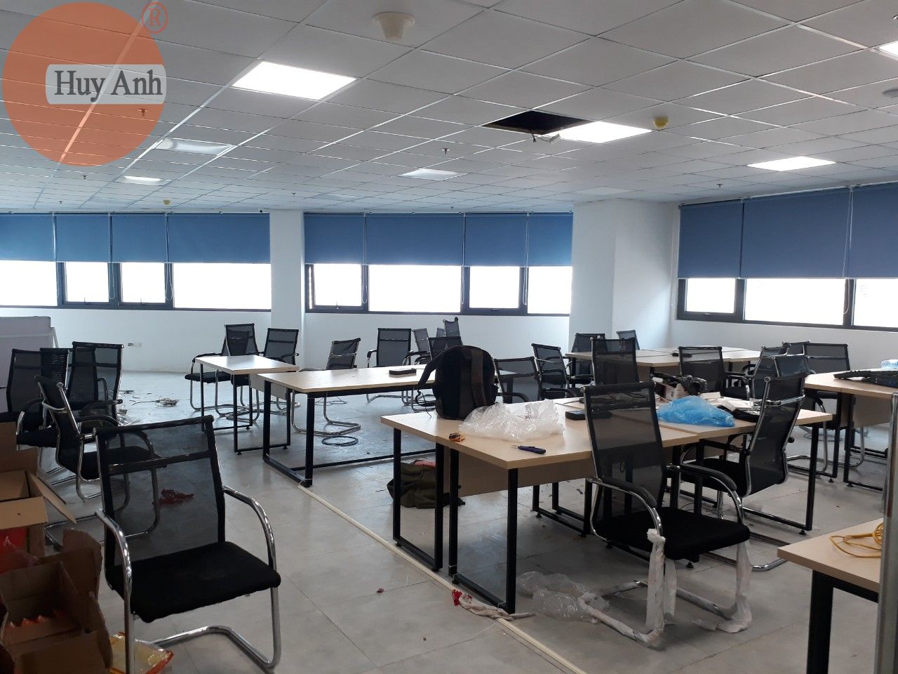 rèm cuốn che nắng văn phòng